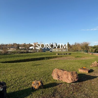 Terrain A VENDRE OU A LOUER de 3 420 m² non divisibles a PUSIGNAN