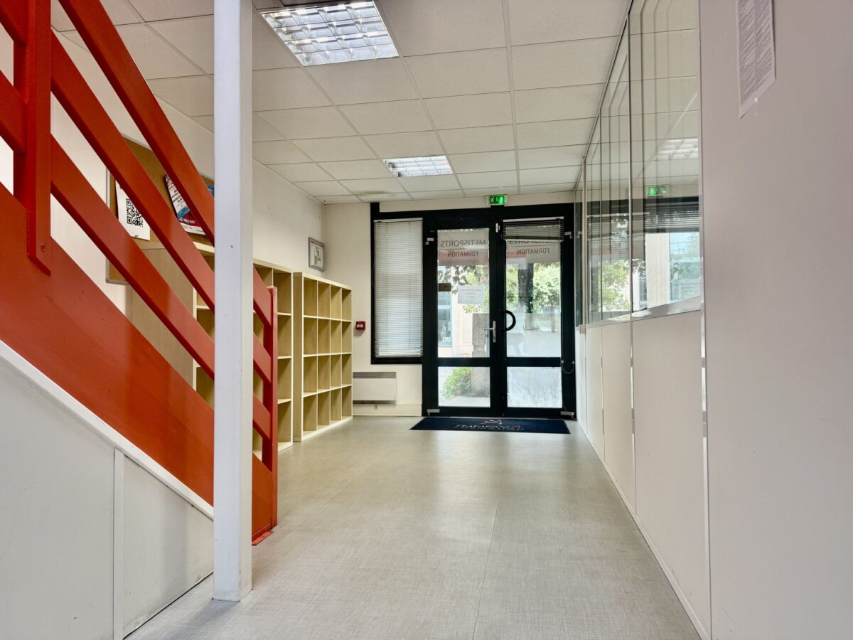 Bureaux A LOUER de 228 m² non divisibles a BRON