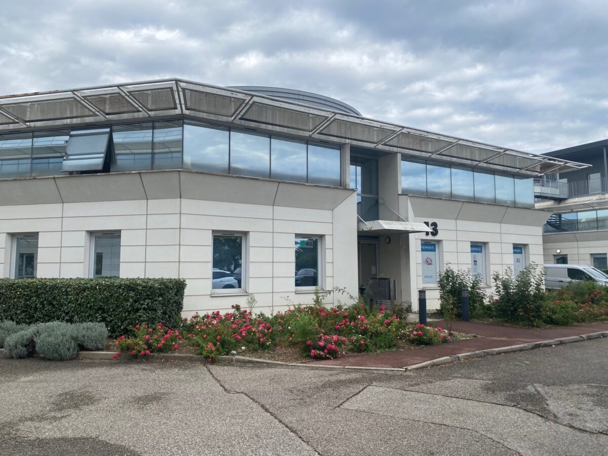 Bureaux A VENDRE de 361 m² divisibles à partir de 175 m² a BRON