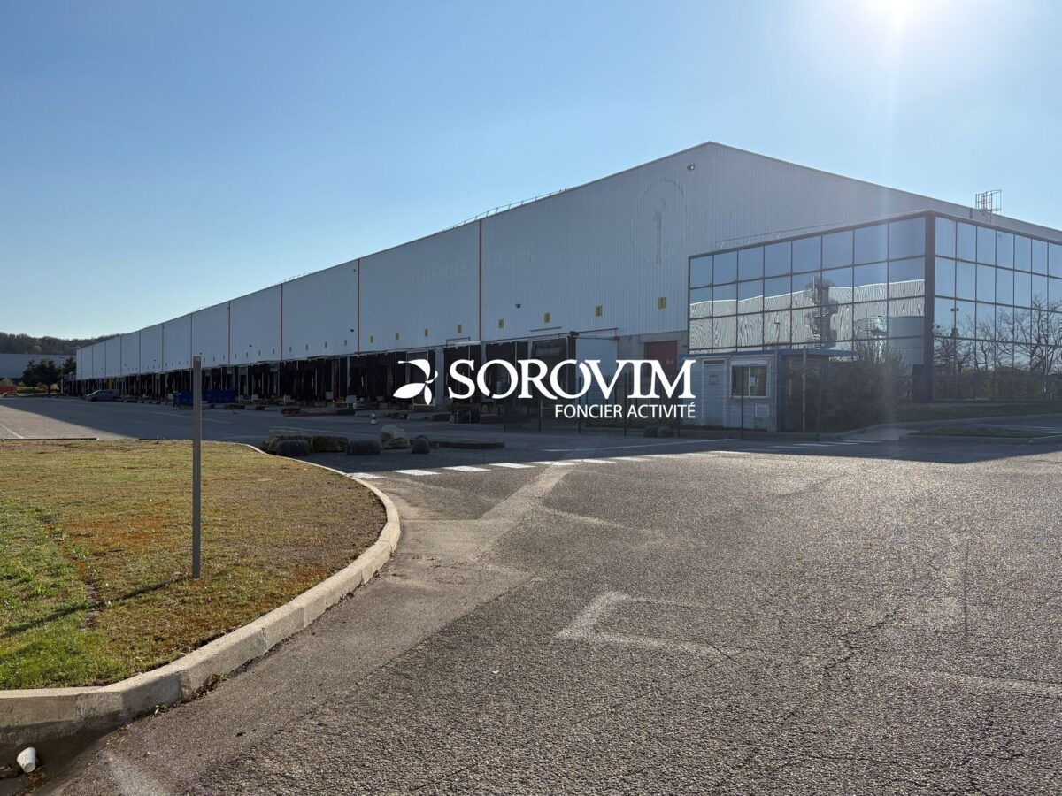 Locaux d'activité A LOUER de 26 428 m² non divisibles a SAINT QUENTIN FALLAVIER