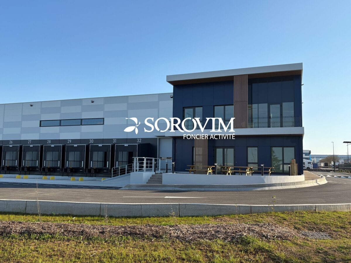 Locaux d'activité A LOUER de 7 647 m² non divisibles a COLOMBIER SAUGNIEU