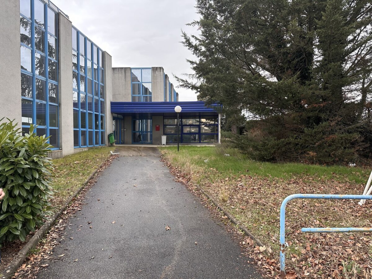 Locaux d'activité A VENDRE OU A LOUER de 5 346 m² non divisibles a CIVRIEUX D'AZERGUES