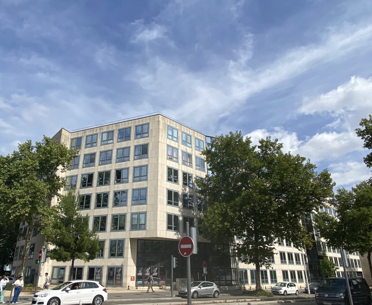 Bureaux A LOUER de 4 883 m² divisibles à partir de 135 m² a LYON