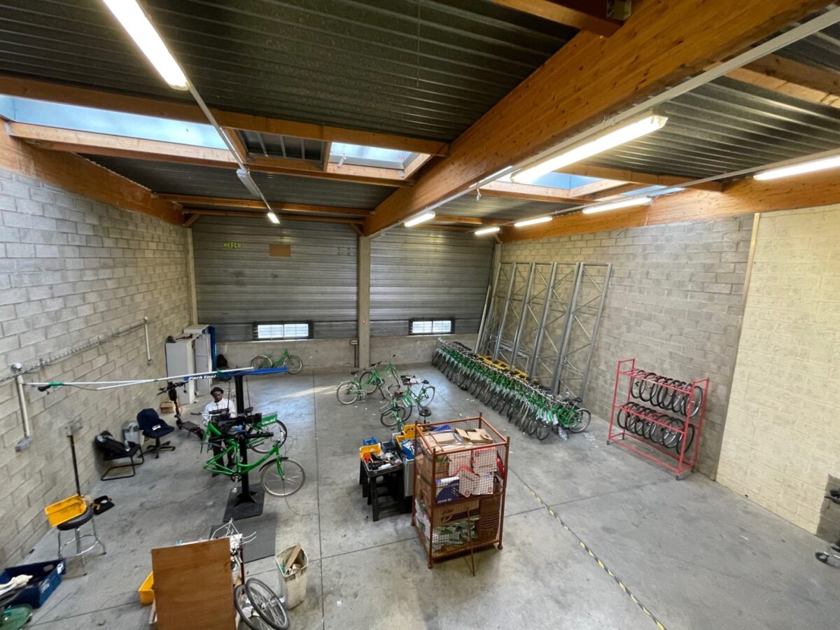 Locaux d'activité A LOUER de 636 m² non divisibles a VILLEURBANNE
