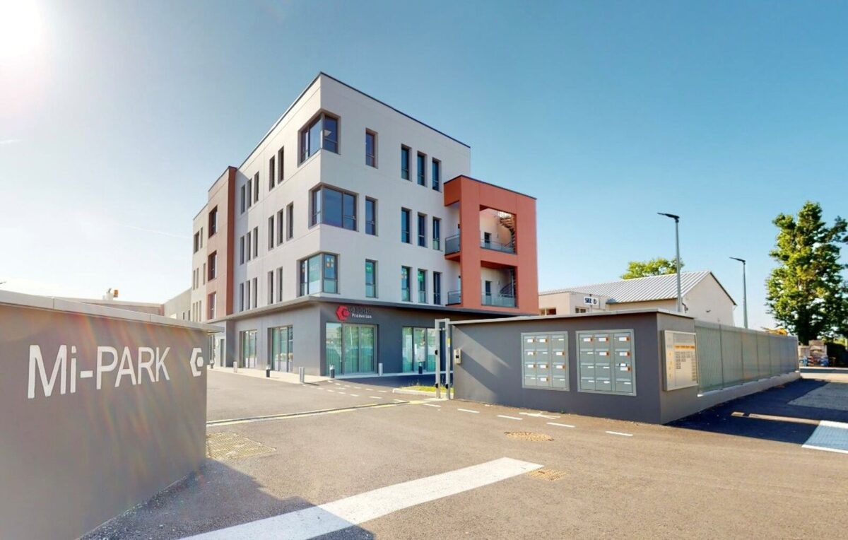 Bureaux A VENDRE de 370 m² non divisibles a CHASSIEU