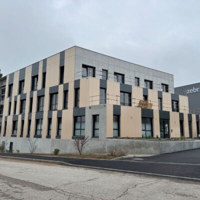 Bureaux A VENDRE de 933 m² divisibles à partir de 50 m² a LA TOUR DE SALVAGNY