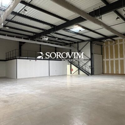 Locaux d'activité A VENDRE de 10 190 m² divisibles à partir de 512 m² a JANNEYRIAS