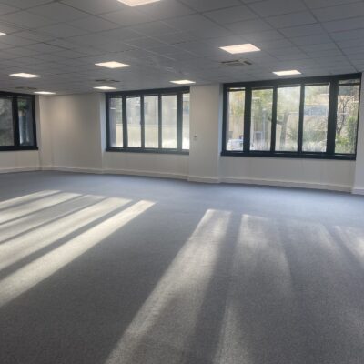 Bureaux A VENDRE OU A LOUER de 1 383 m² divisibles à partir de 163 m² a SAINT DIDIER AU MONT D'OR