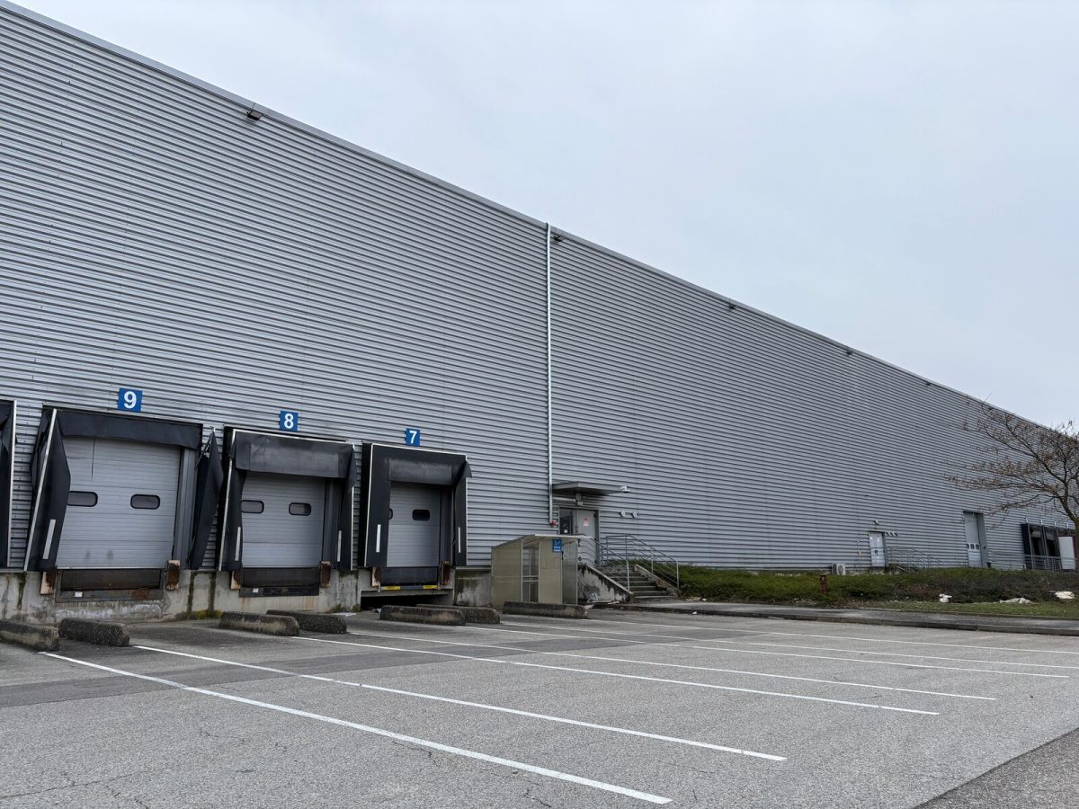 Locaux d'activité A LOUER de 26 502 m² divisibles à partir de 556 m² a MIONS