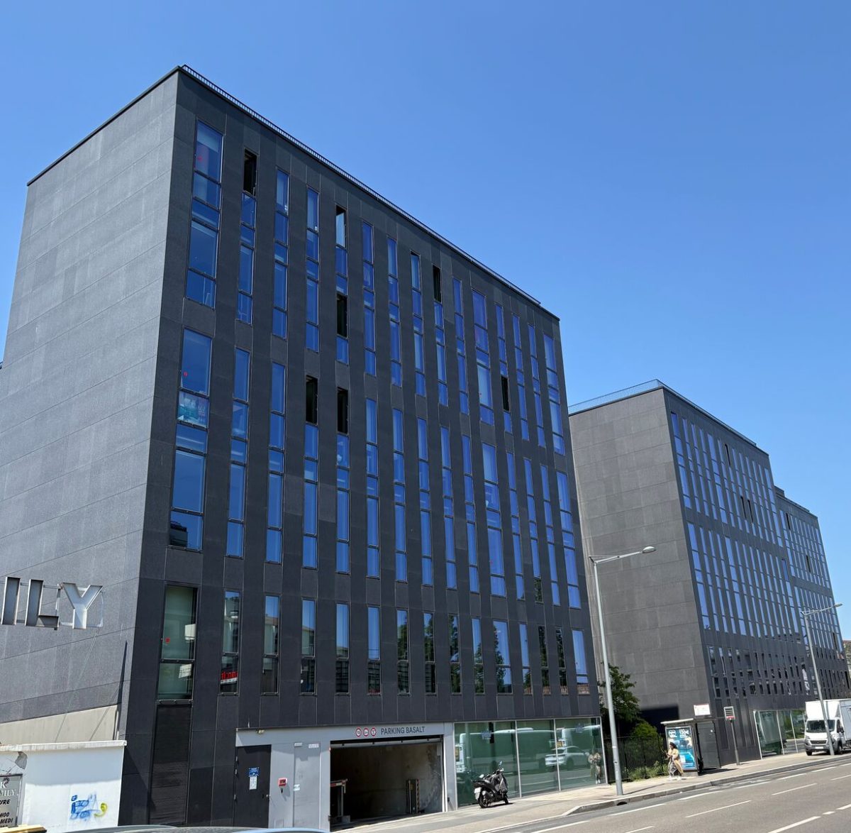 Bureaux A LOUER de 3 825 m² divisibles à partir de 305 m² a LYON
