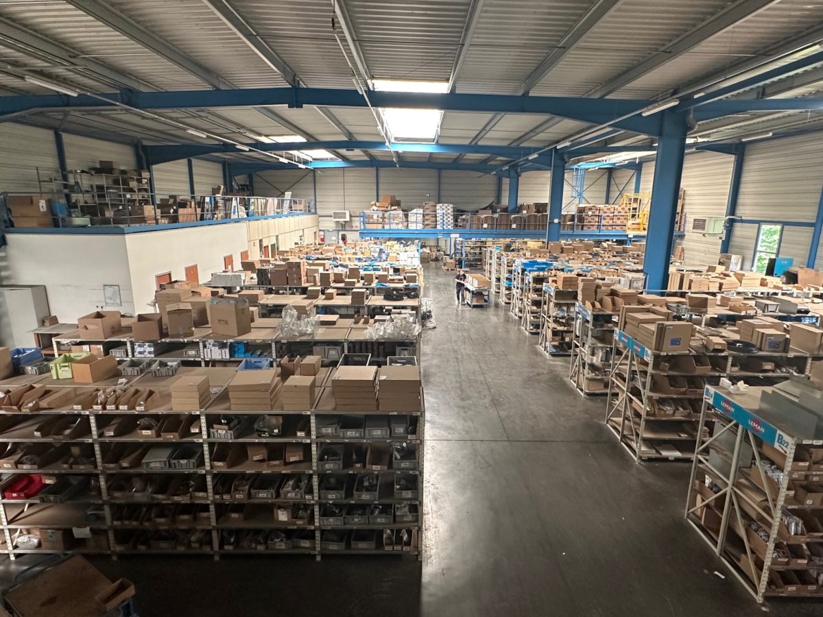 Locaux d'activité A VENDRE de 4 939 m² non divisibles a SAINT CLAIR DE LA TOUR